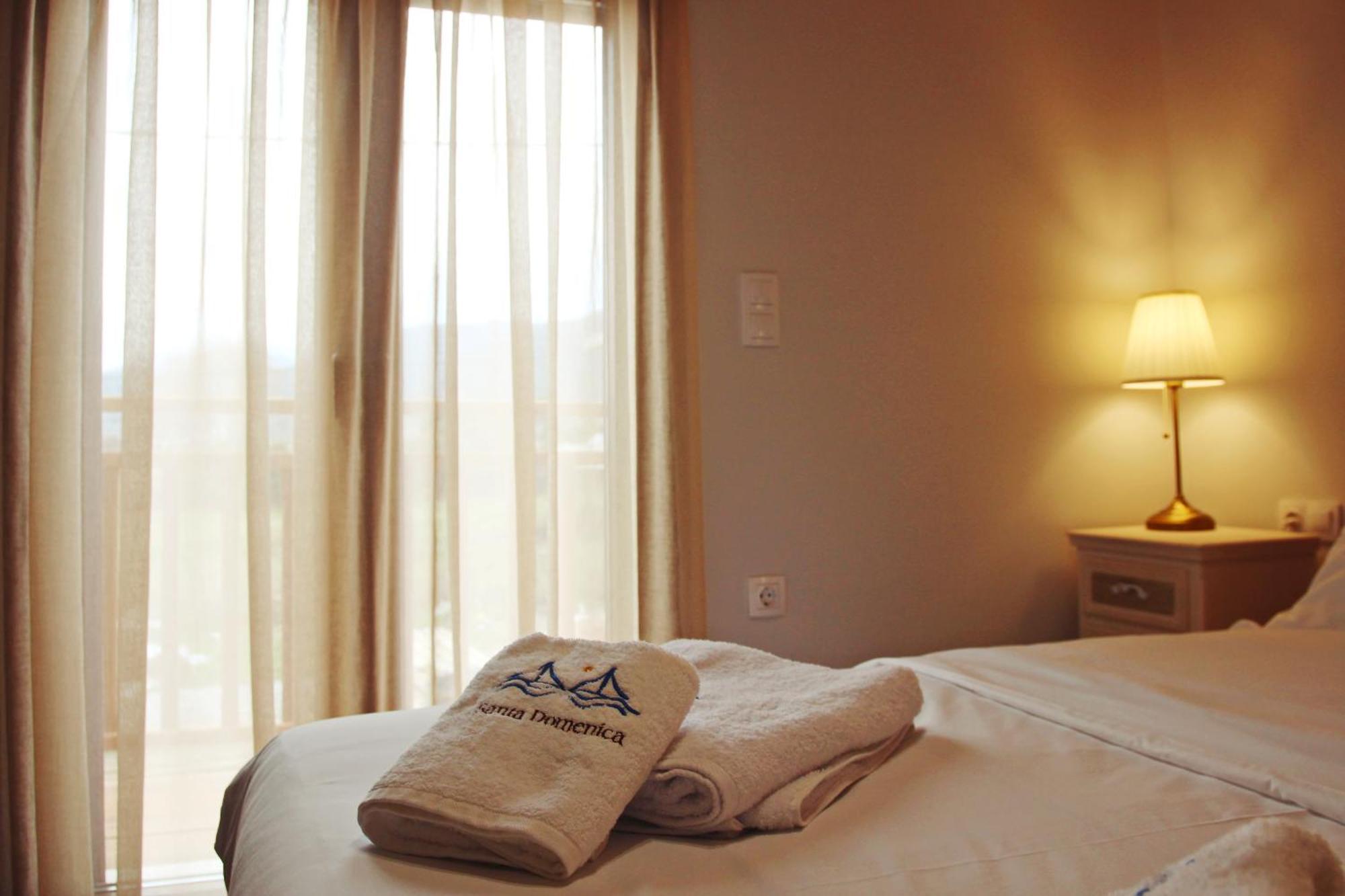 Santa Domenica Nafpaktos - Rooms And Apartments By The Sea Esterno foto
