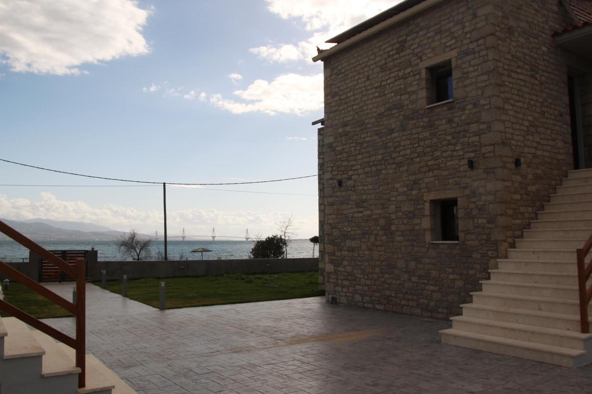 Santa Domenica Nafpaktos - Rooms And Apartments By The Sea Esterno foto