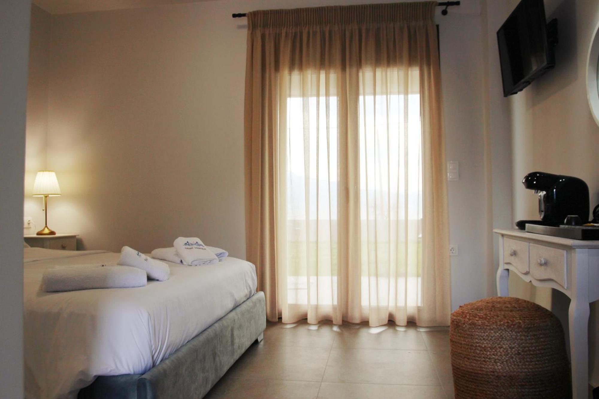 Santa Domenica Nafpaktos - Rooms And Apartments By The Sea Esterno foto
